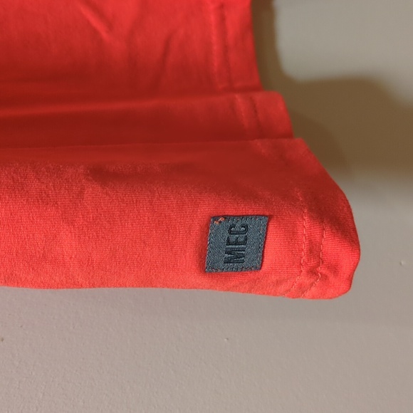 Like New MEC Red Active Top - Picture 4 of 6
